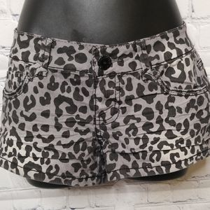 Almost Famous printed shorts